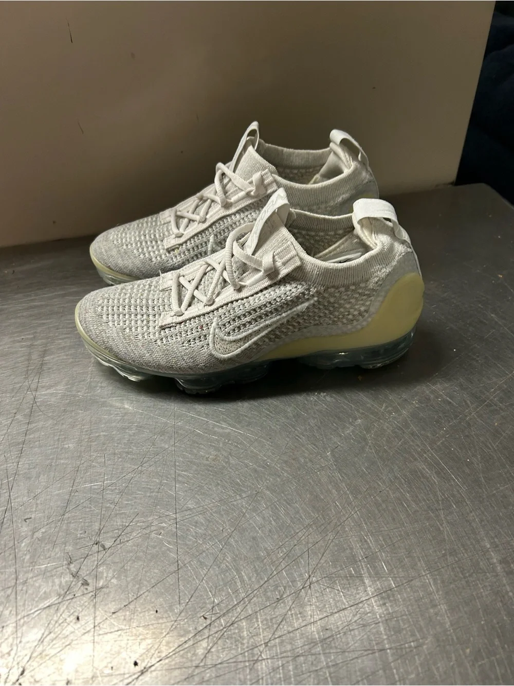 Nike Air Vapor Max Size 6 Women